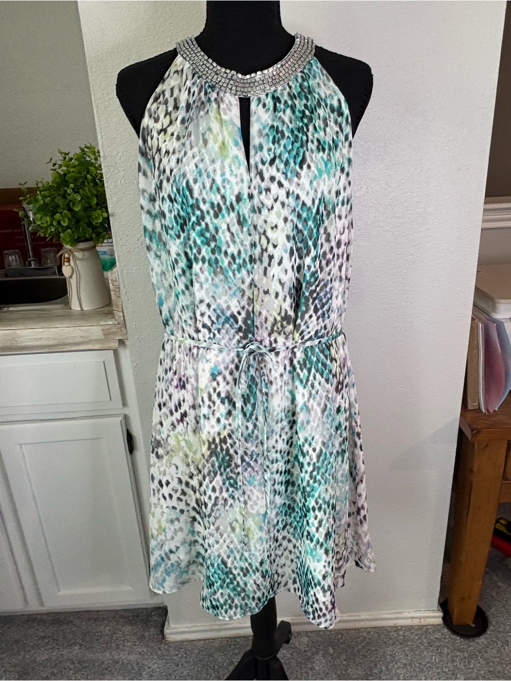 Vince Camuto 6 Sleeveless Halter Animal Print Beaded Sheath Knee Dress